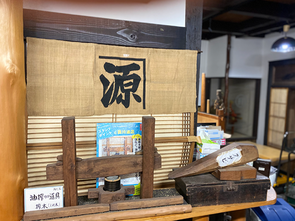 創業1835年｜西川油店 – 京都・油屋の歴史を伝える老舗｜店内